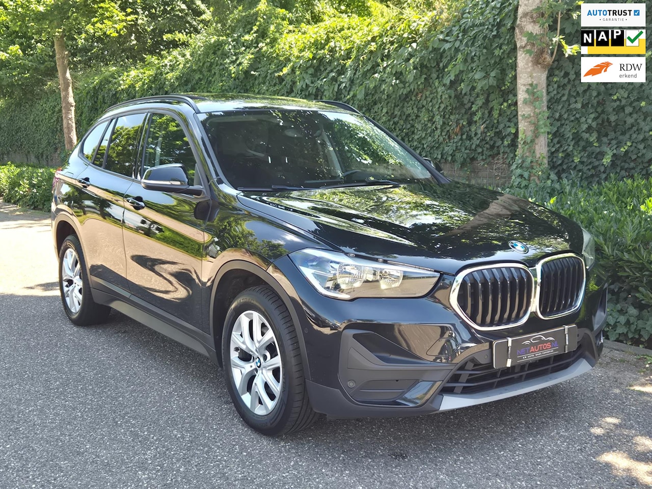 BMW X1 - SDrive18i High Executive Edition Panorama Apple CarPlay Pro NAVI DAB+ - AutoWereld.nl