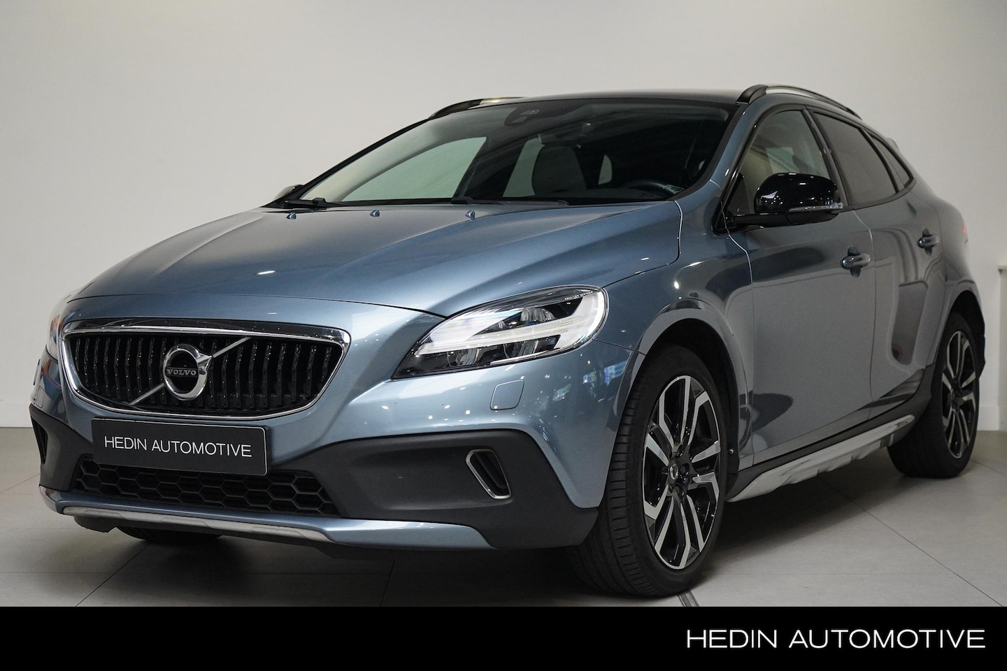 Volvo V40 Cross Country - 2.0 T3 Summum 152pk| Nederlandse Auto & Volvo Dealer Onderhouden| Leder Interieur | Stoelv - AutoWereld.nl