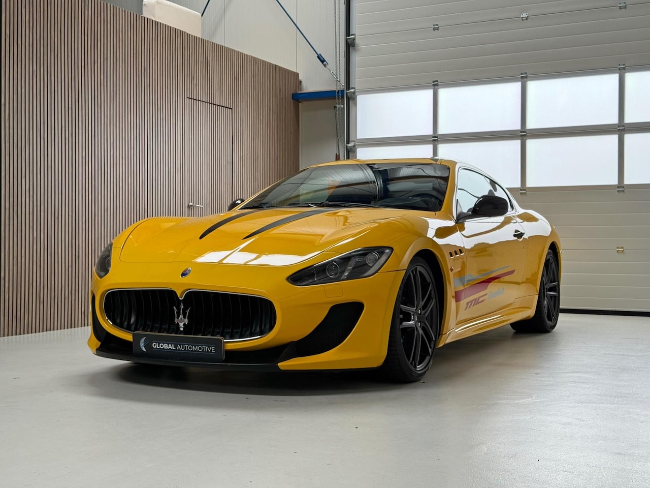 Maserati GranTurismo - 4.7 MC Stradale 460PK - 51.000KM - VOL CARBON - SCHAALSTOELEN - AutoWereld.nl