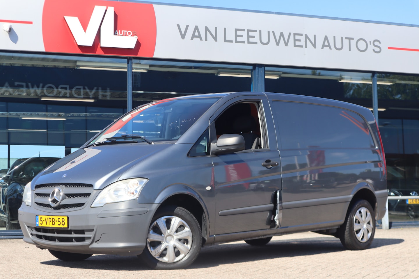 Mercedes-Benz Vito - 113 CDI 320 Lang DC Luxe | APK 02-06-2026 | Airco | Trekhaak! - AutoWereld.nl
