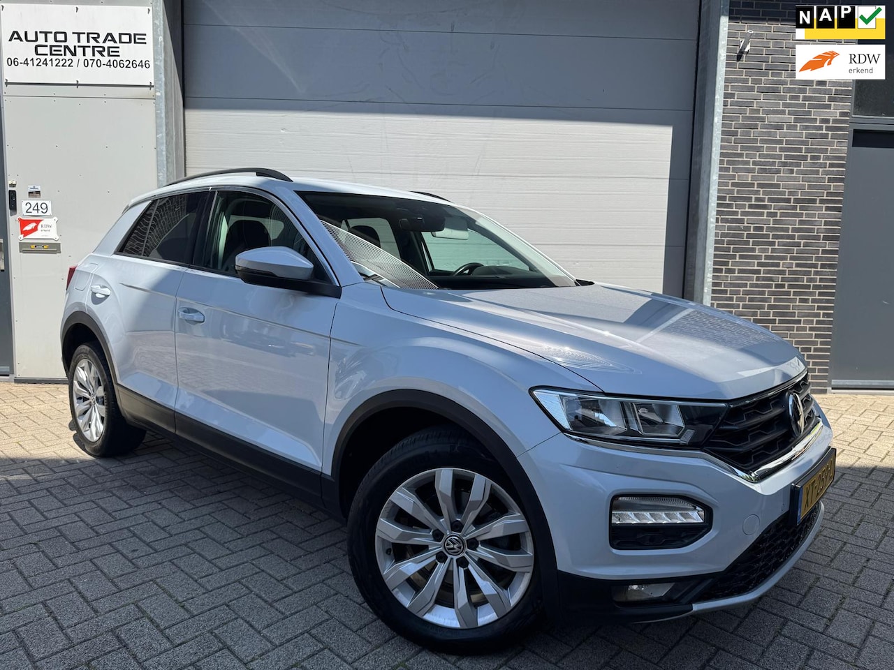 Volkswagen T-Roc - 1.0 TSI Style [Virtual|Carplay|ACC|Lane assist|Trekhaak] - AutoWereld.nl