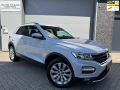 Volkswagen T-Roc - 1.0 TSI Style [Virtual|Carplay|ACC|Lane assist|Trekhaak]