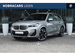 BMW iX1 - eDrive20 M Sport / Sportstoelen / M Adaptief onderstel / Achteruitrijcamera / Comfort Acce