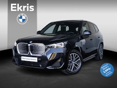BMW iX1 - eDrive20 | M Sportpakket | Innovation Pack | Verwarmd Stuurwiel | Comfort Access | Panoram