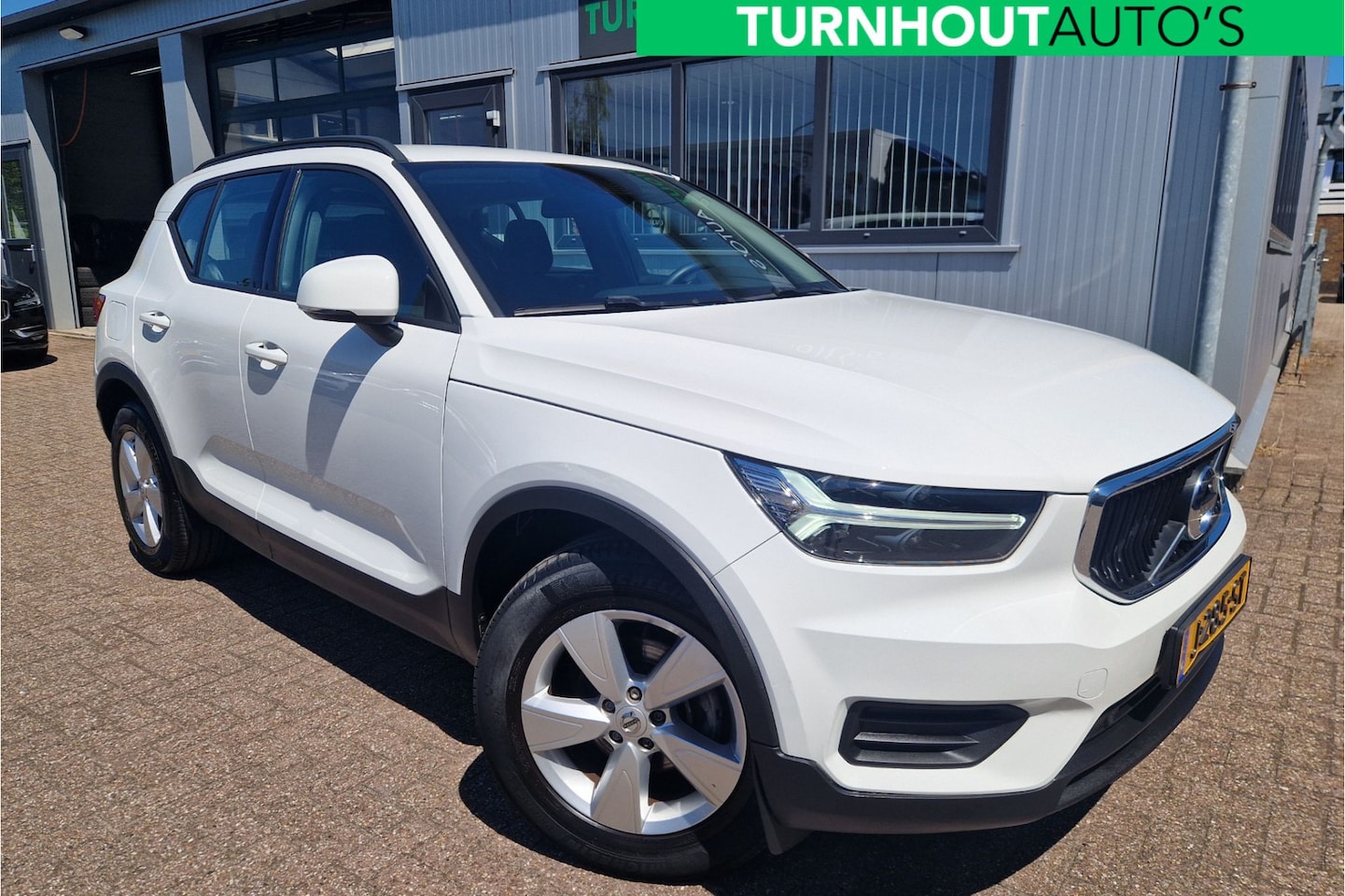 Volvo XC40 - 1.5 T2 Momentum Automaat NL auto! - AutoWereld.nl