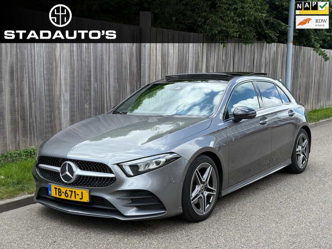 Mercedes-Benz A-klasse - 180 d AMG-Line Automaat Pano|Sfeerverlichting! - AutoWereld.nl