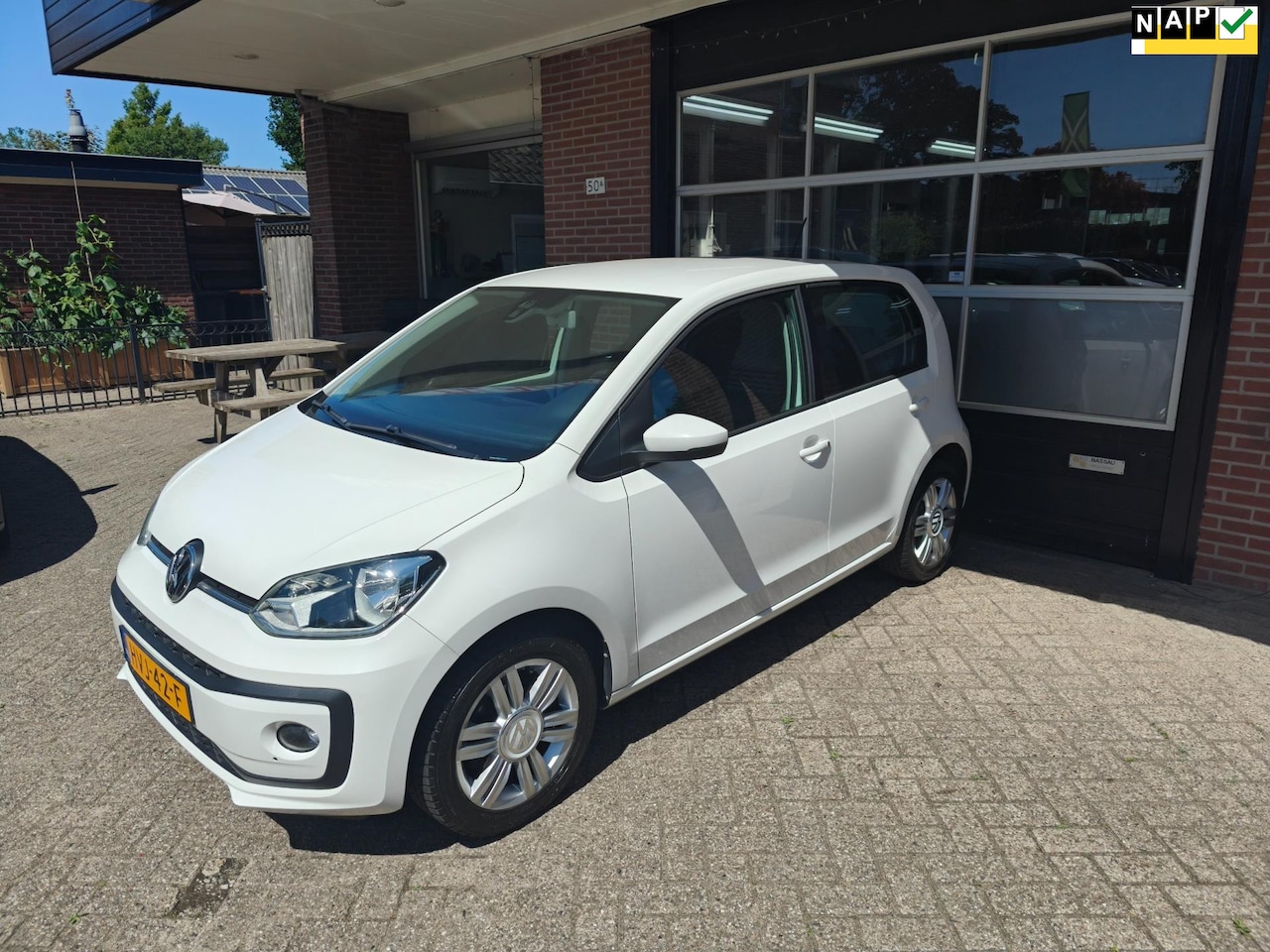 Volkswagen Up! - 1.0 high up! 1.0 high up!, Airco, Stoelverwarming, Stuurwielbediening, Cruisecontrol, 1e eig, Dealer on - AutoWereld.nl