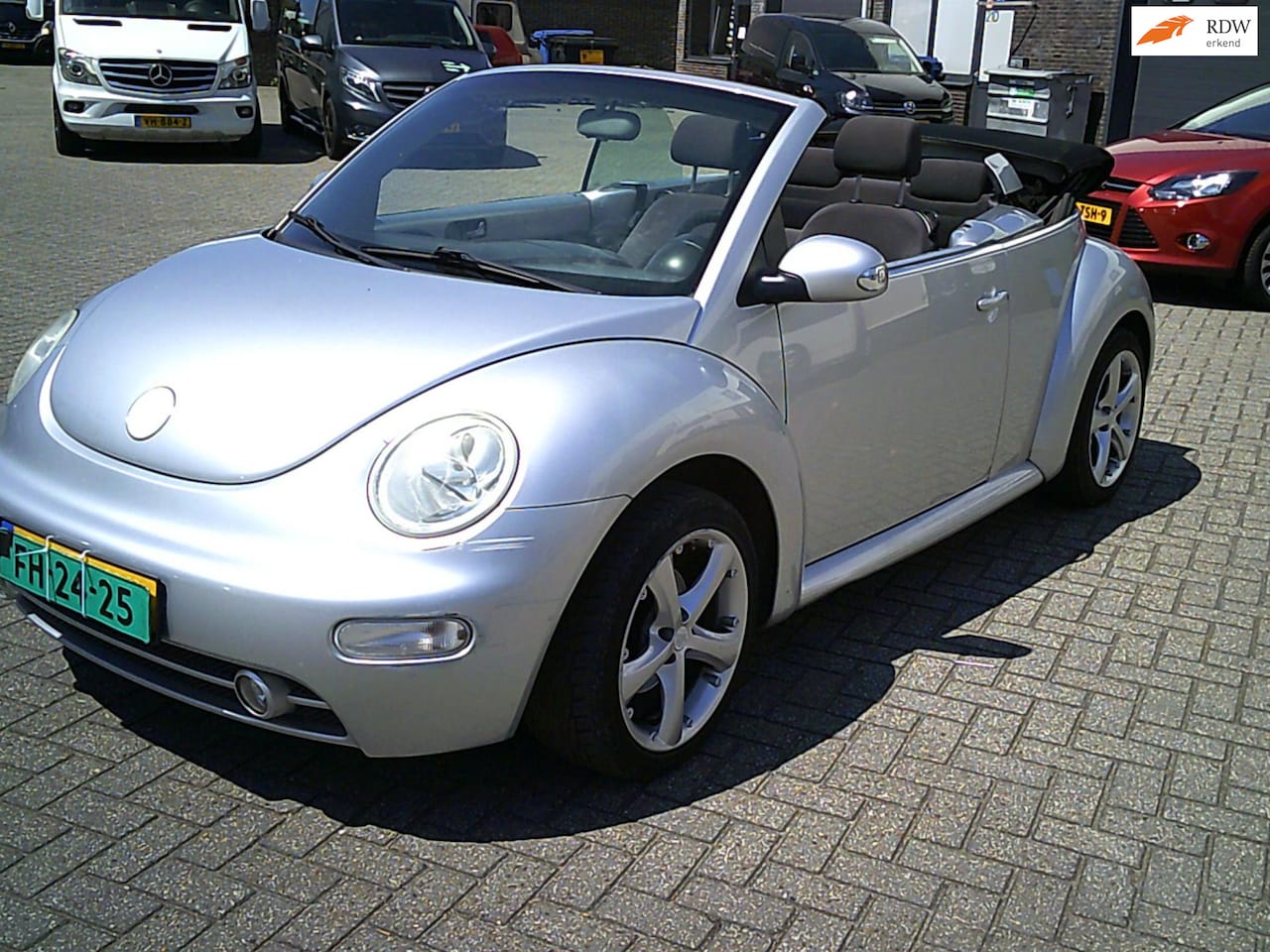 Volkswagen New Beetle Cabriolet - 2.0 new beetle cabriolet - AutoWereld.nl