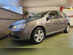 Volkswagen Golf - 1.6 FSI Comfortline Cruise/Clima/Trekhaak
