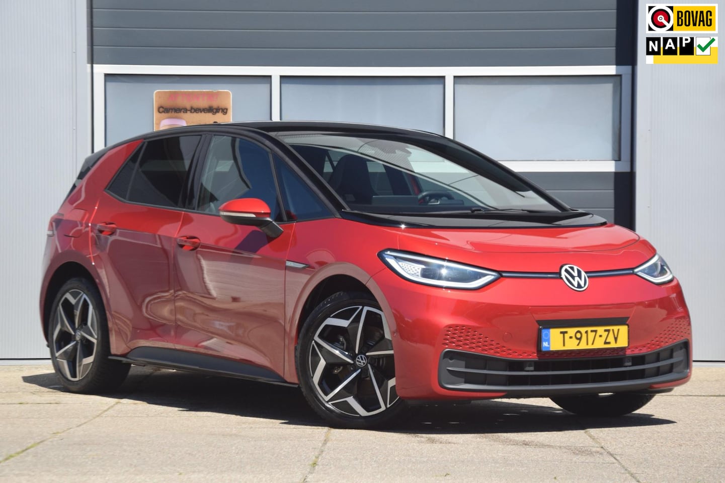 Volkswagen ID.3 - Pure 45 kWh SCHAALSTOELEN/IQ LED KOPLAMPEN/CAMERA/KEYLESS - AutoWereld.nl