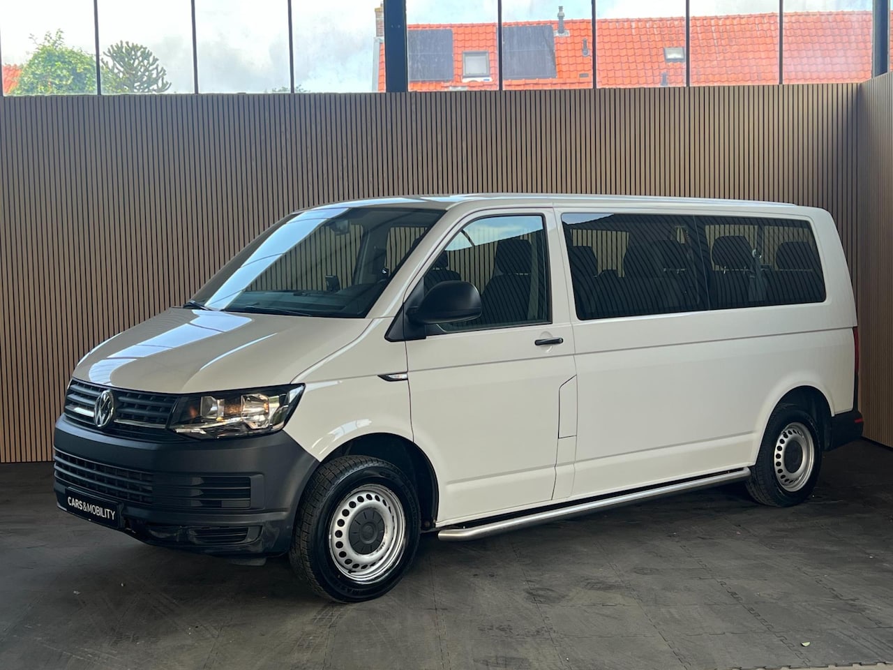 Volkswagen Transporter Kombi - 2.0 TDI L2H1 2+2+2+3 indeling - AutoWereld.nl