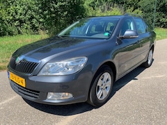 Skoda Octavia Combi - 1.2 TSI Ambition Business Line Navigatie- Clima- Trekhaak- Lmv