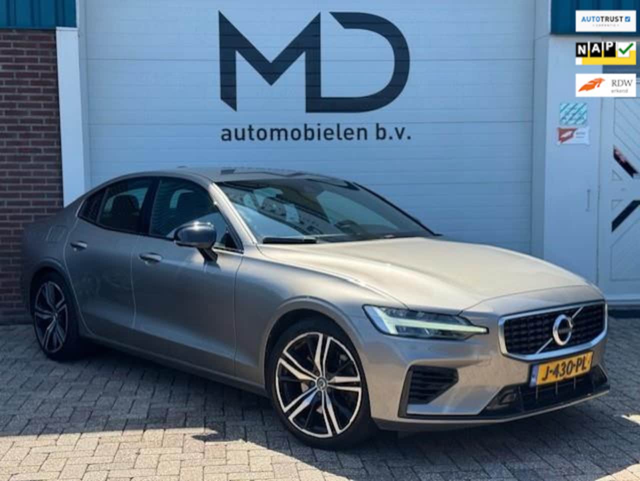 Volvo S60 - 2.0 Recharge T6 AWD R-Design - Dealer Onderhouden - AutoWereld.nl