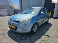 Hyundai i20 - 1.2i DynamicVersion / Airco/ Meeneemprijs