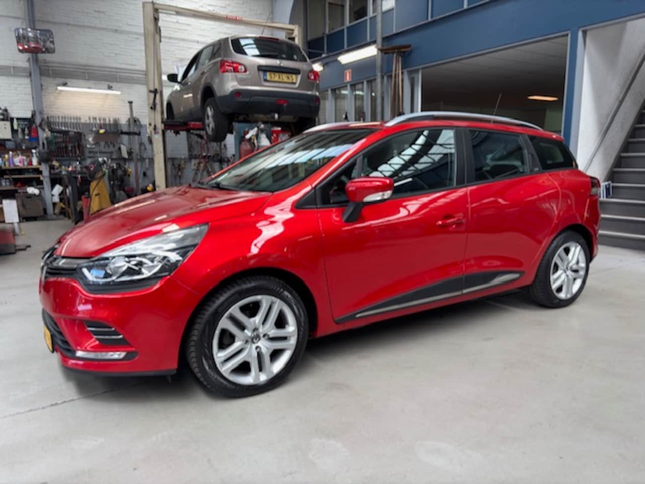 Renault Clio - Energy TCe 90pk Zen | Navigatie | Cruise control | All season banden | NAP | Rijklaar prij - AutoWereld.nl