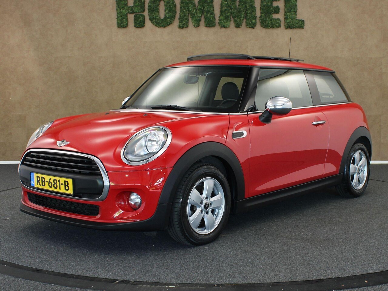 MINI One - 1.2 Business - ORIGINEEL NEDERLANDSE AUTO - SCHUIF/KANTEL DAK - NAVIGATIE - MULTIMEDIA VOO - AutoWereld.nl