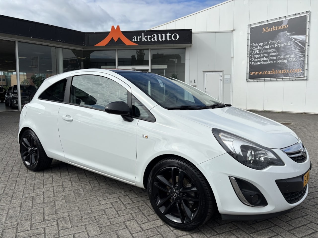 Opel Corsa - 1.4 Turbo Color Edition Navi Bluetooth Cruise - AutoWereld.nl