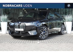 BMW iX - M60 / Panoramadak / Trekhaak / Soft-Close / Active Steering / Stoelventilatie / Bowers & W