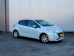 Peugeot 208 - 1.2 PureTech Style Pack / Climate control / Navi / 5 Drs / Nieuwe Apk