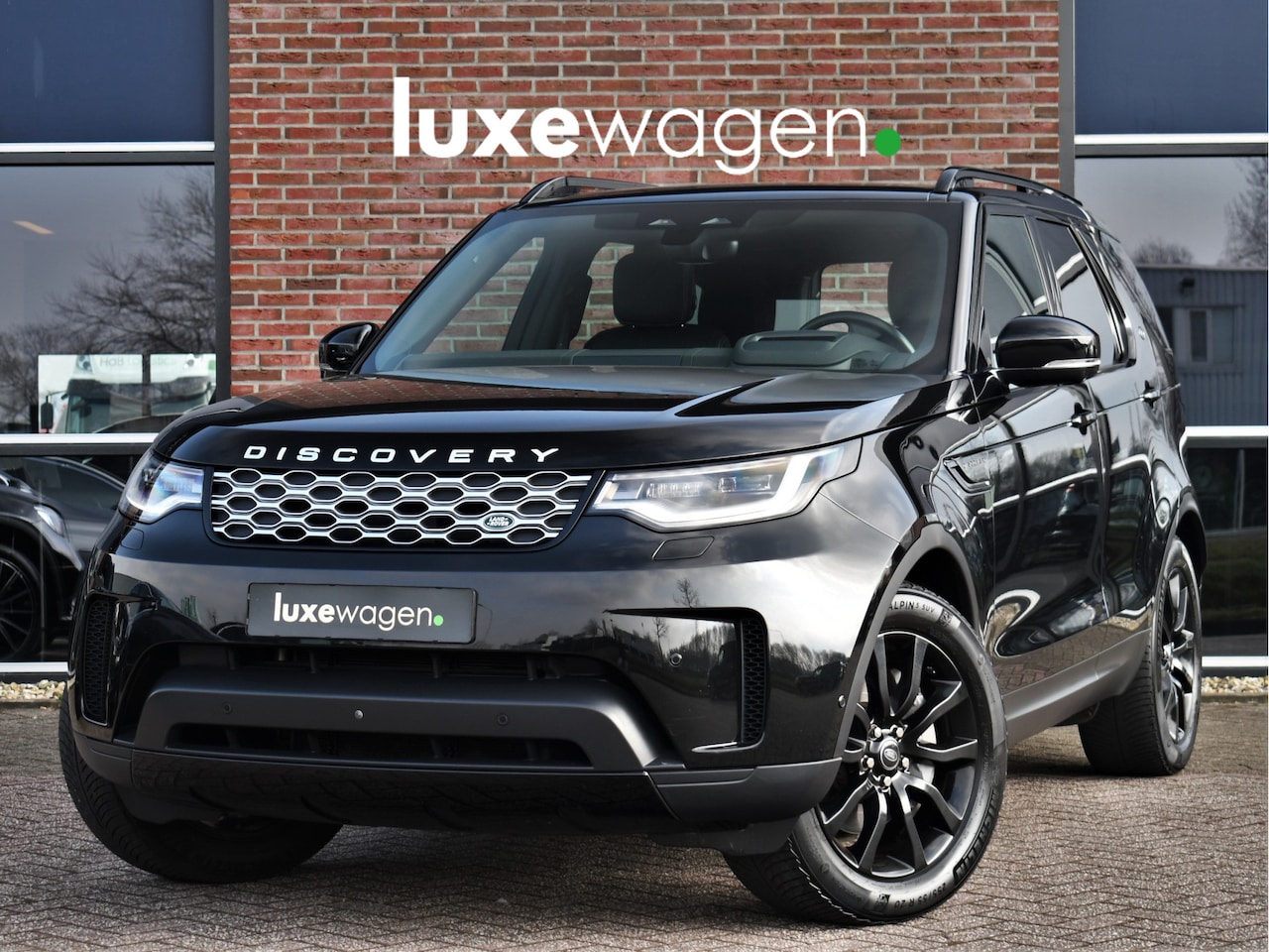 Land Rover Discovery - 3.0 D300 HSE Pano Trekh HUD ACC Meridian Luchtv - AutoWereld.nl