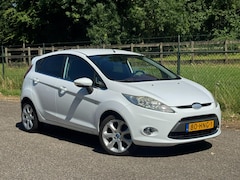 Ford Fiesta - 1.25 Titanium /Airco/5-Deurs/LM-velgen/