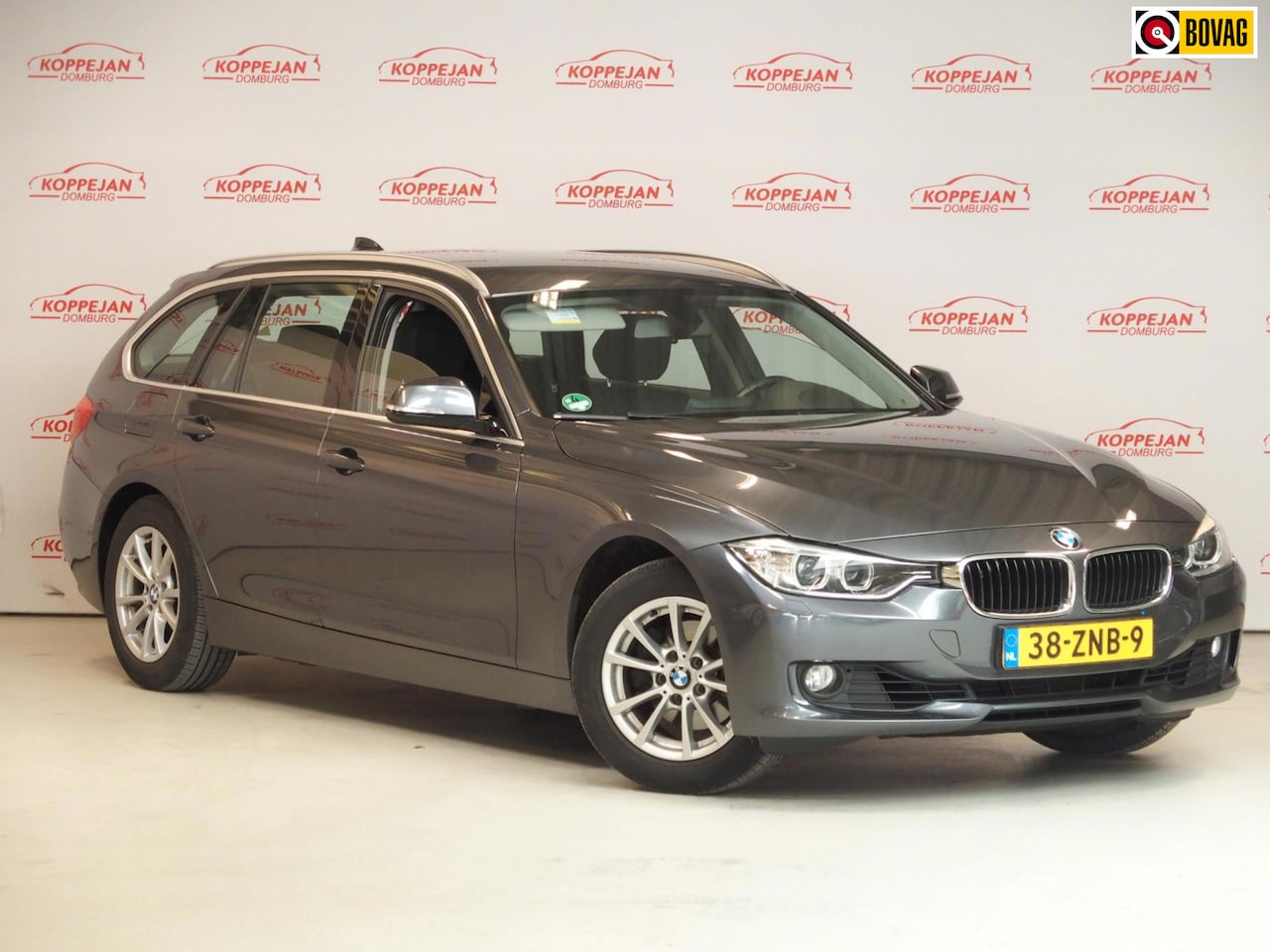 BMW 3-serie Touring - 320i High Executive NL auto, Leder, Trekhaak - AutoWereld.nl