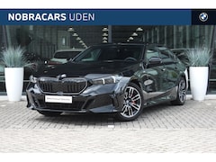 BMW 5-serie - 520i M Sport Automaat / Trekhaak / Stoelventilatie / Comfort Access / M Sportonderstel / S
