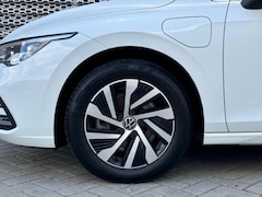 Volkswagen Golf - 1.4 eHybrid Style / NAVI / APP.Connect