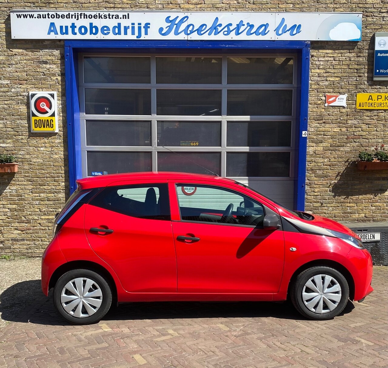 Toyota Aygo - 1.0 VVT-i x-now 1.0 VVT-i x-now - AutoWereld.nl