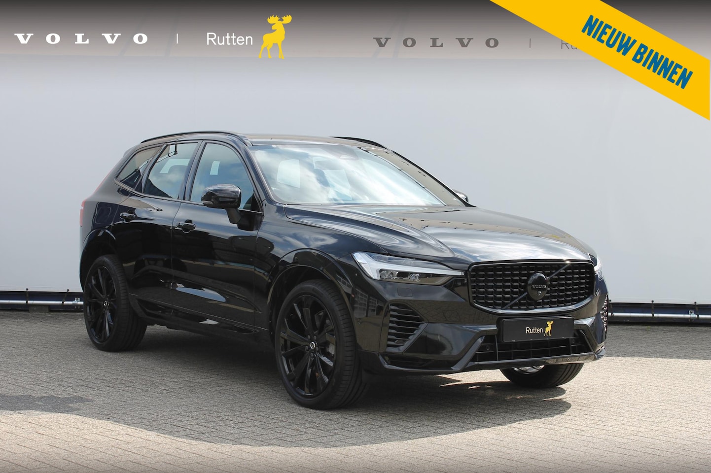 Volvo XC60 - T6 350PK Automaat Plug-In Plus Black Edition Panoramisch schuif-kanteldak / Bowers & Wilki - AutoWereld.nl