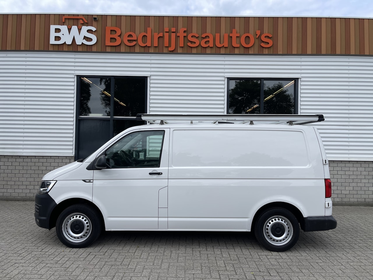 Volkswagen Transporter - 2.0 TDI 102pk L1H1 Comfortline / bpm vrij / euro 6 diesel / prijs rijklaar € 16.950 ex btw - AutoWereld.nl