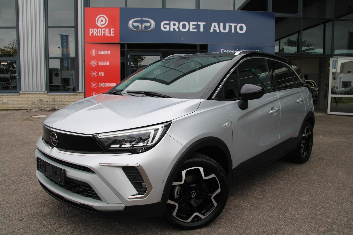 Opel Crossland - 1.2 Turbo 110pk GS Airco Navi Camera Carplay Speciale bekleding - AutoWereld.nl