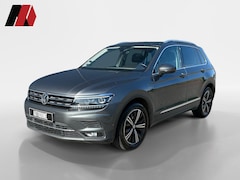 Volkswagen Tiguan - 1.5 TSI ACT Highline | Pano | Dash | Alcantara