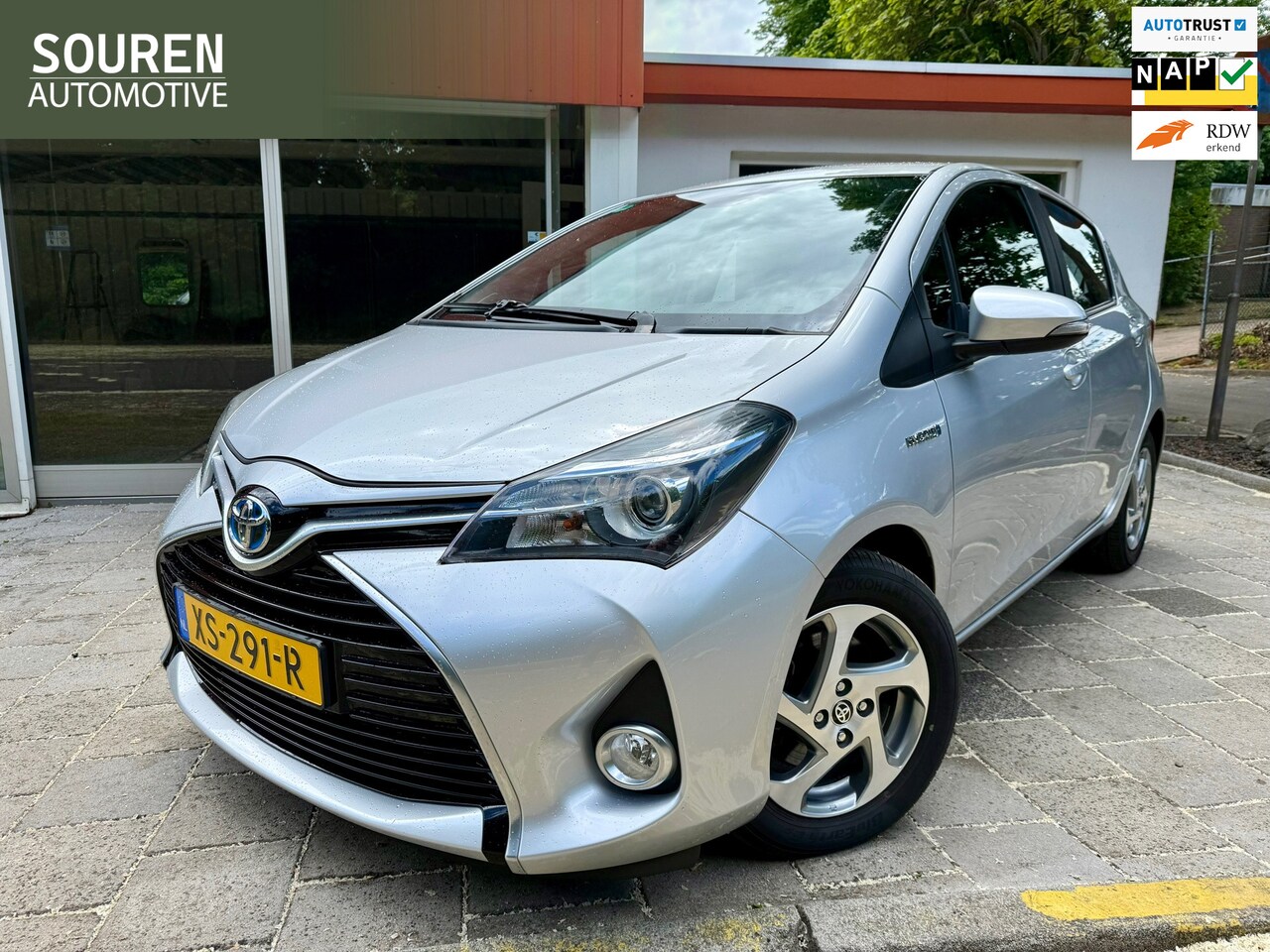 Toyota Yaris - 1.5 Hybrid Aspiration AUTOMAAT / Airco / LMV / Cruise Control / 5-deurs / Onderhoudshistor - AutoWereld.nl
