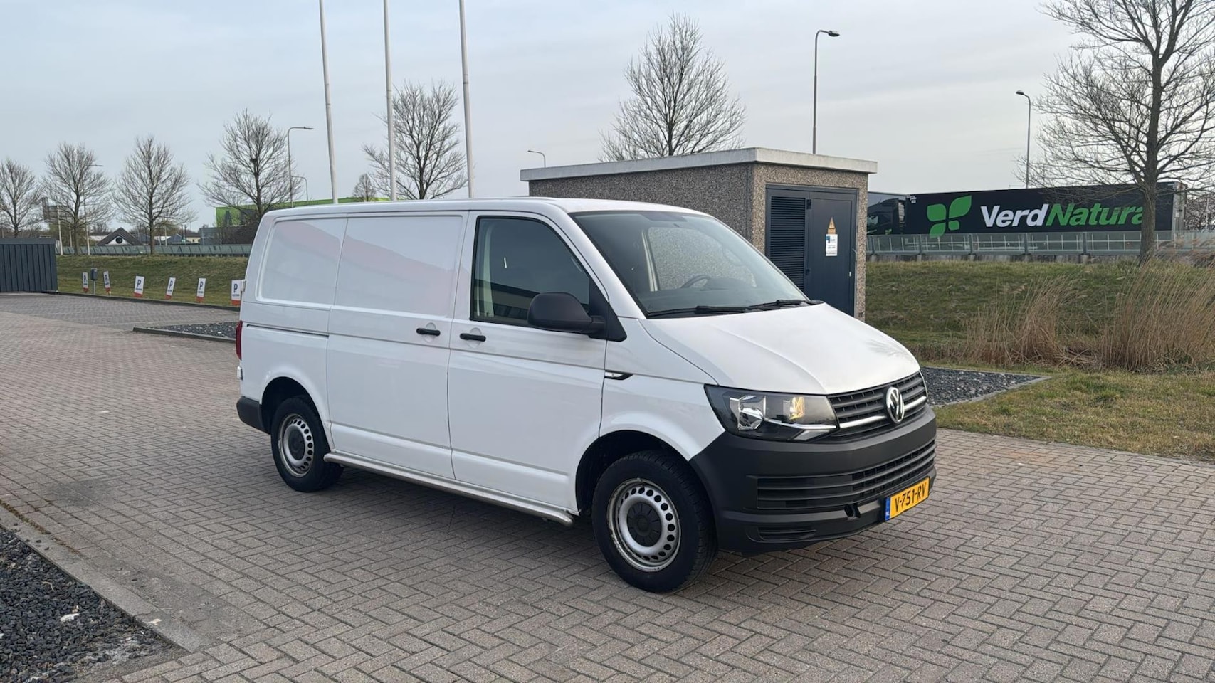 Volkswagen Transporter - 2.0 TDI L1H1 227.000 NAP AIRCO WIT 2018 - AutoWereld.nl