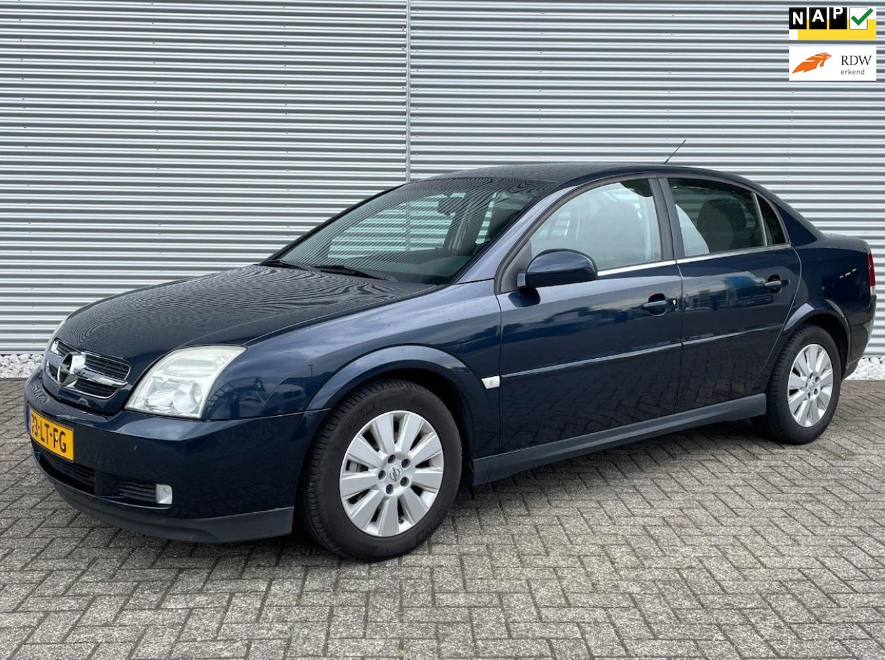Opel Vectra - 1.8-16V RIJDT SUPER/1e EIGENAAR/AIRCO/LAGE KM!! - AutoWereld.nl