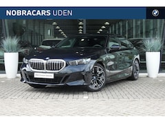 BMW 5-serie - 530e M Sport / Panoramadak / Trekhaak / Stoelventilatie / Adaptieve LED / Comfort Access /