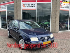 Volkswagen Bora - 1.6 - Automaat - Airco - Nieuwe apk