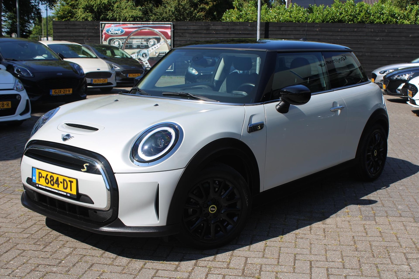 MINI Mini-Electric - 3-Deurs (f56) 184pk Aut Business Edition - AutoWereld.nl