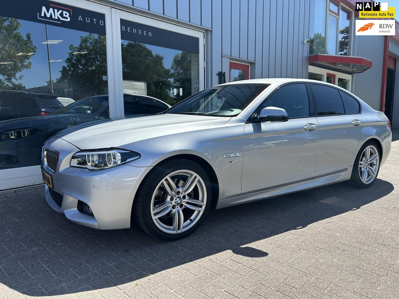 BMW 5-serie - 520i M-Sportpakket/LED/Orig.NED - AutoWereld.nl