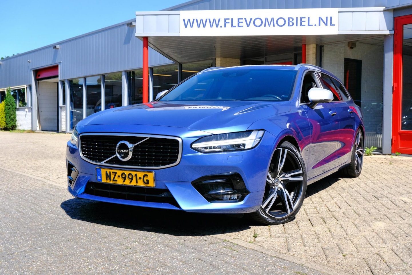 Volvo V90 - 2.0 D4 Aut. R-Design 190PK Pano|Leder|Bowers&Wilkins|360 Cam|HUD - AutoWereld.nl