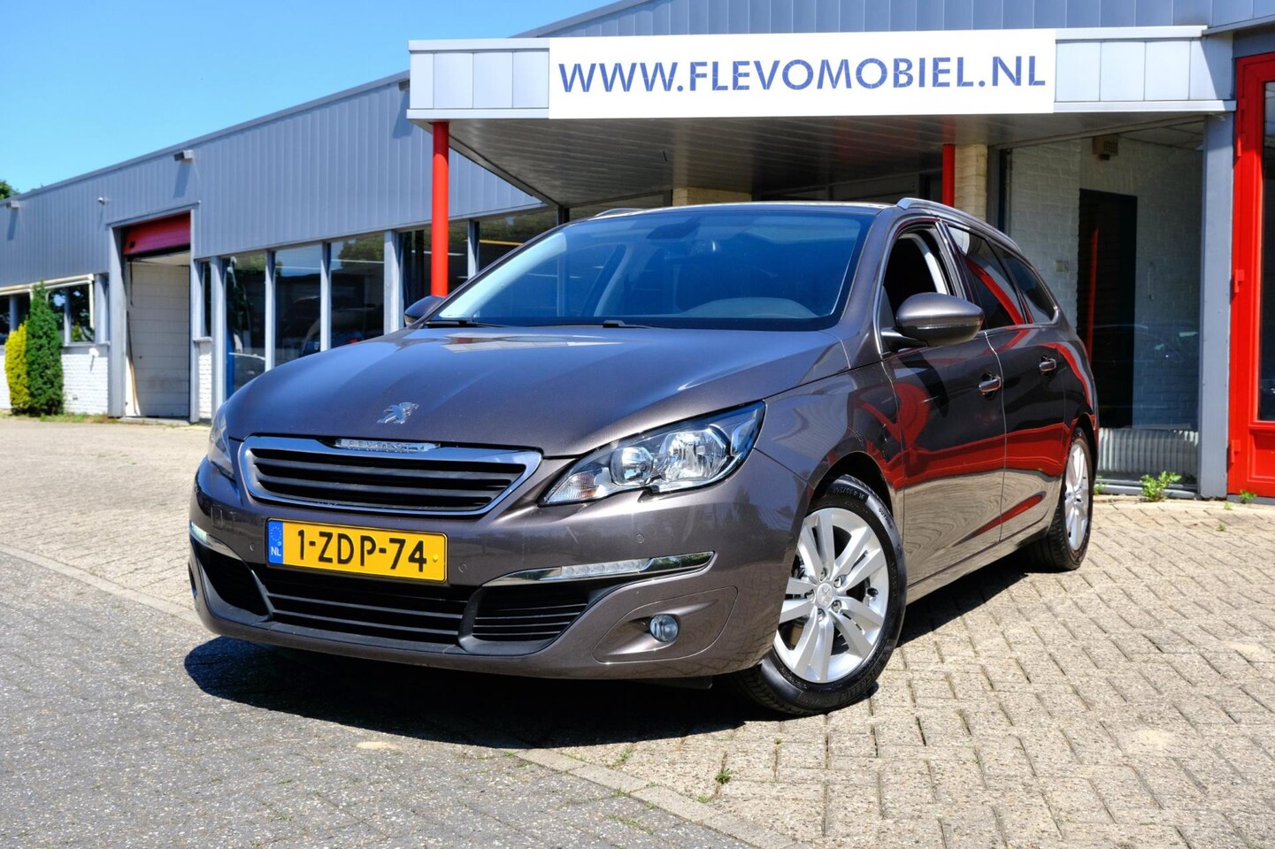 Peugeot 308 SW - 1.6 BlueHDI Blue Lease Executive Leder|Pano|Navi|Trekhaak|Stoelverw. - AutoWereld.nl