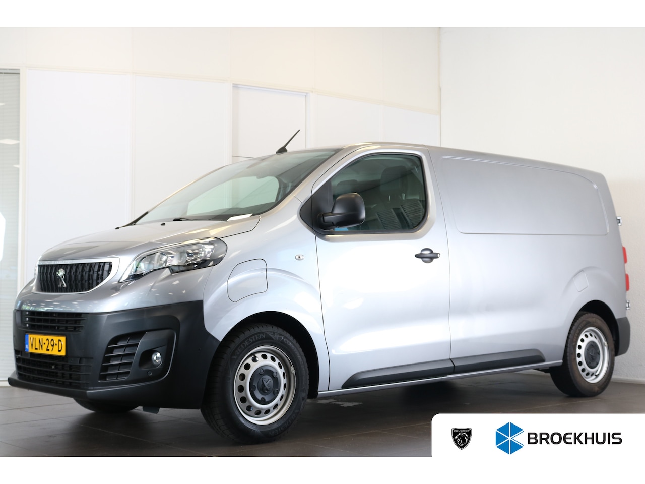 Peugeot e-Expert - Standard L2 Premium 75 kWH | Navi | Airco | Camera | Parkeersensoren V+A | Cruise | Apple - AutoWereld.nl