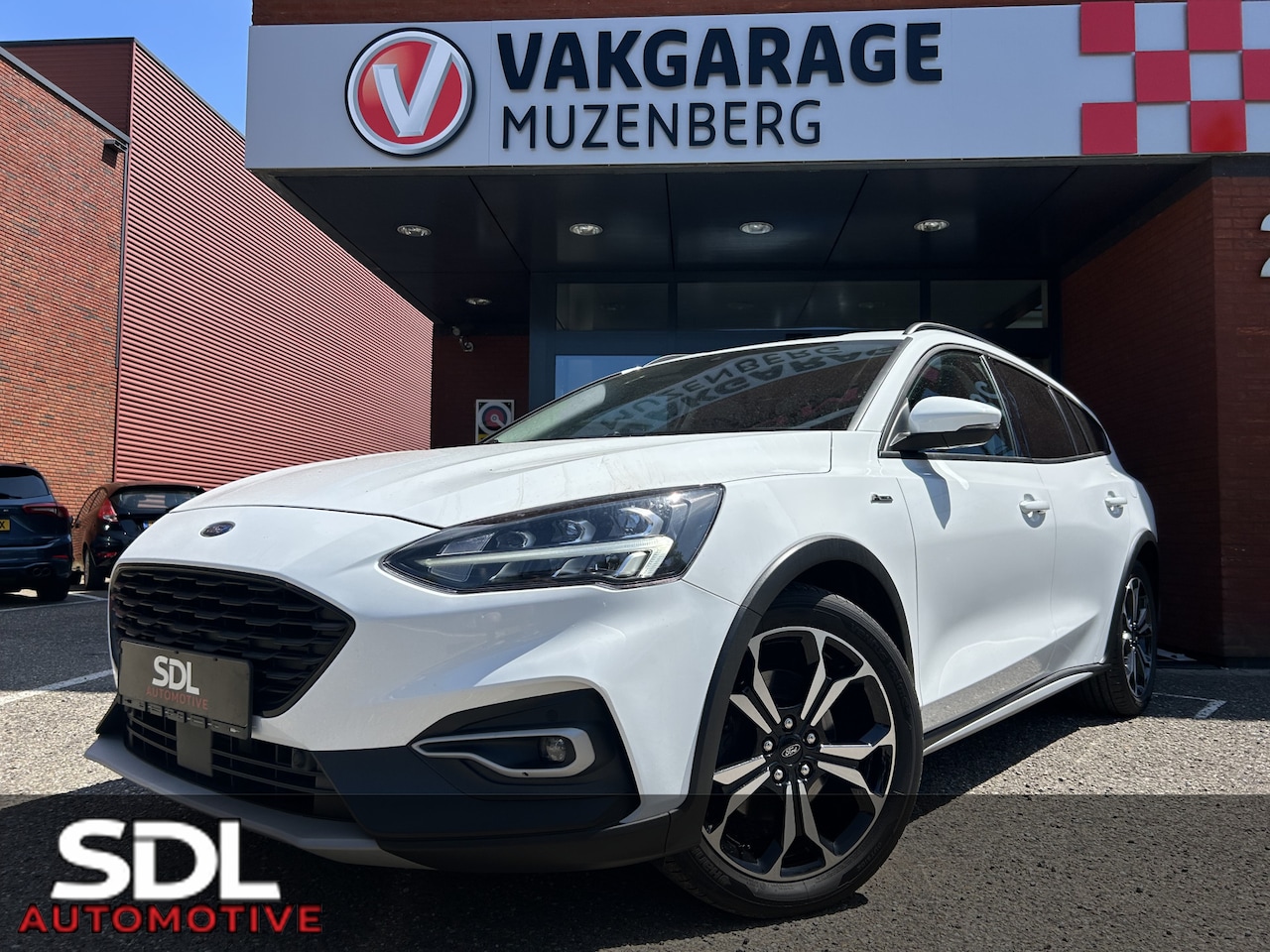 Ford Focus Wagon - 1.5 EcoBoost Active Business // FULL LED // NAVI + CARPLAY // CLIMA // PDC V+A // CAMERA - AutoWereld.nl