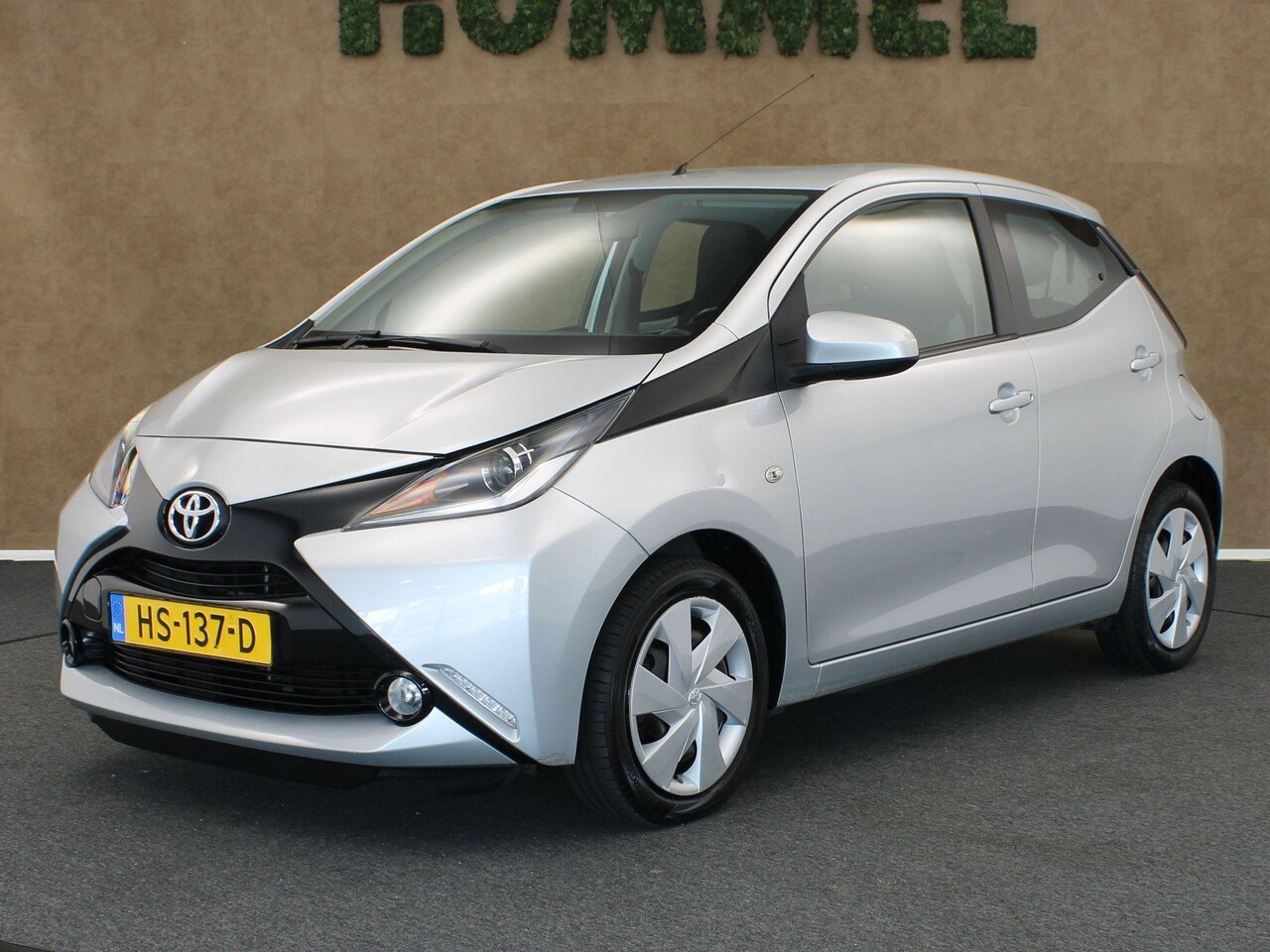 Toyota Aygo - 1.0 VVT-i x-play - ORIGINEEL NEDERLANDSE AUTO - VOLLEDIG ONDERHOUDEN - AIRCO - ACHTERUITRI - AutoWereld.nl