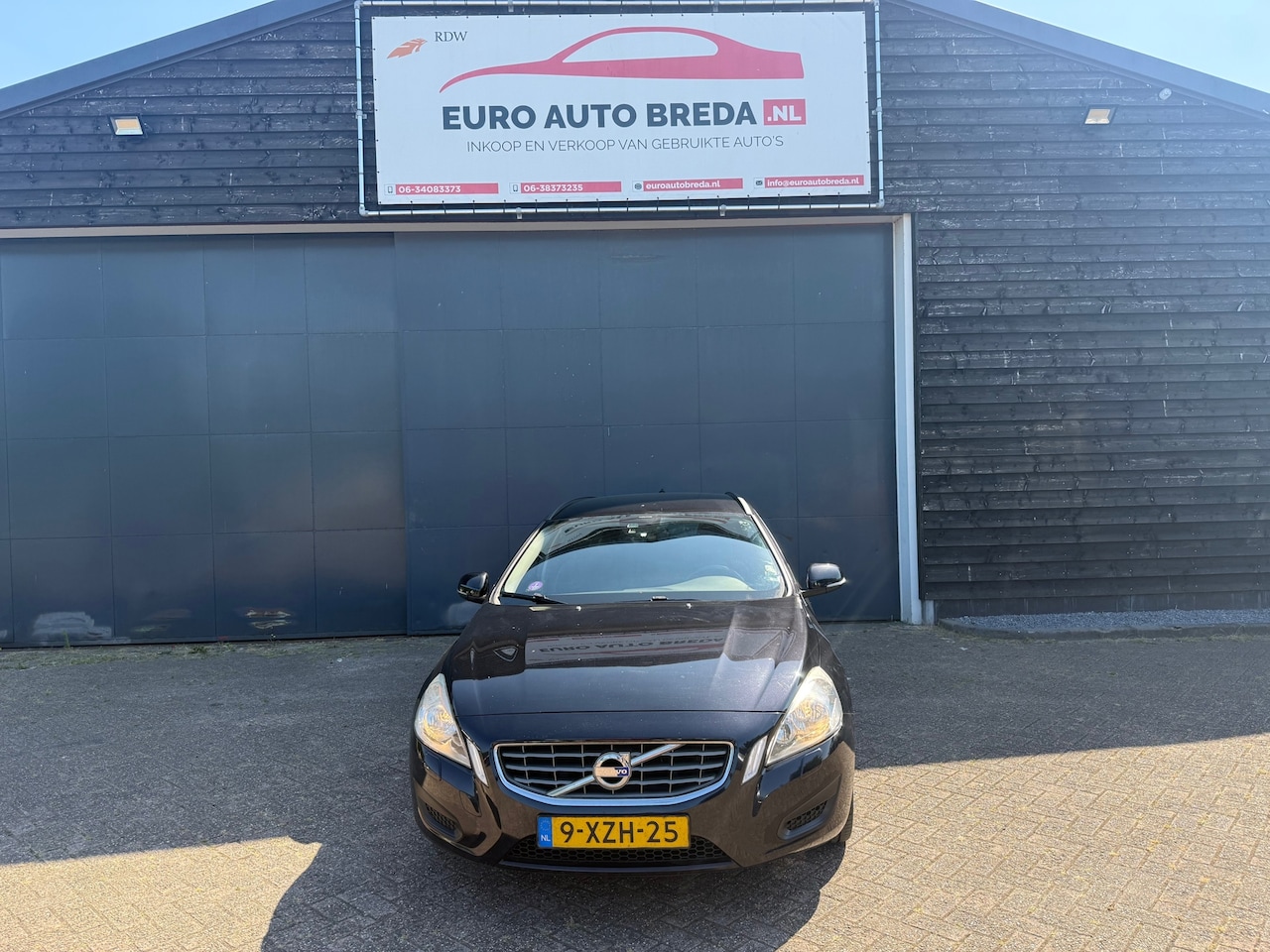 Volvo V60 - 1.6 T3 R-Design 1.6 T3 R-Design - AutoWereld.nl