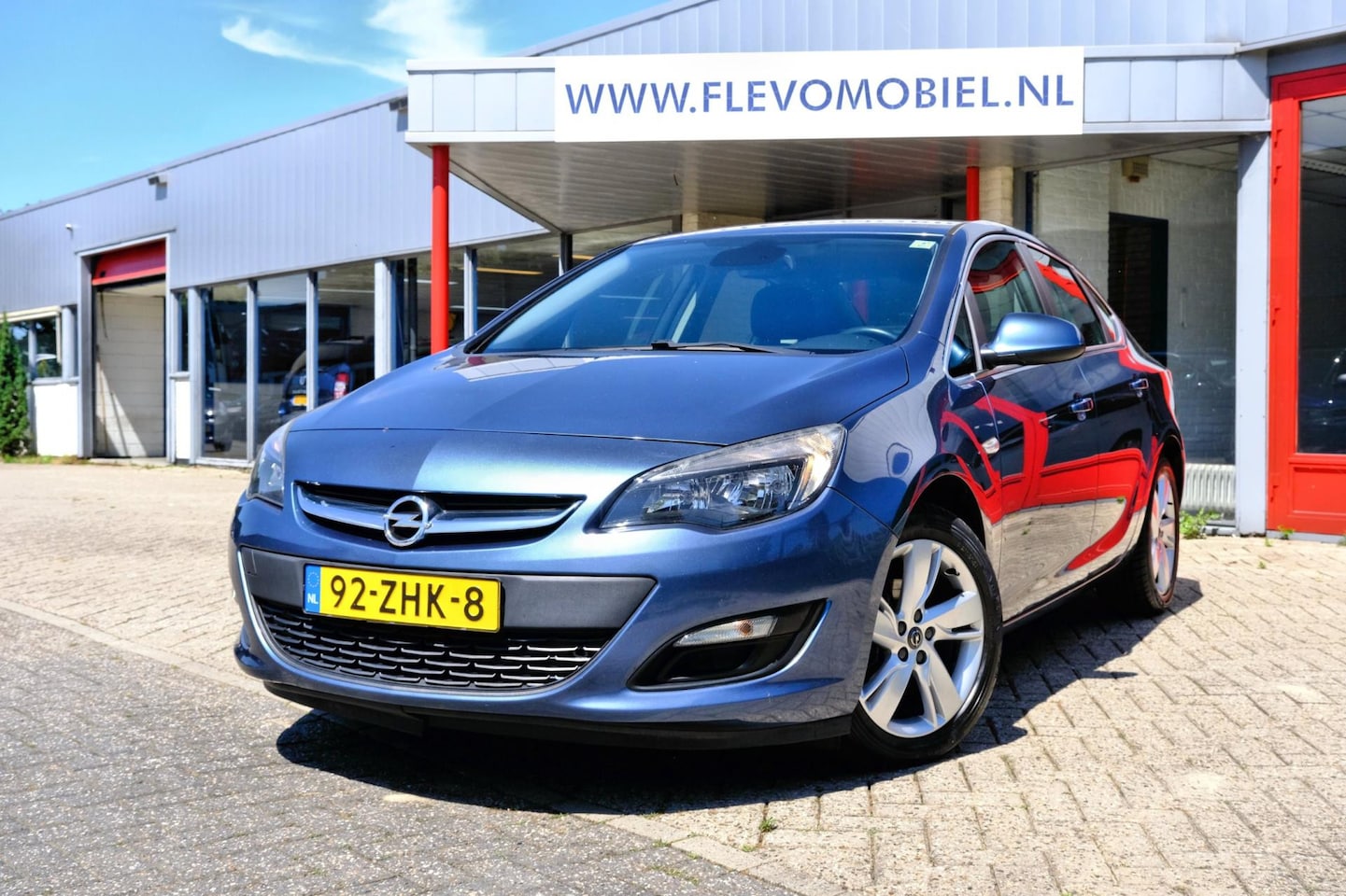 Opel Astra - 1.4 Turbo 140PK Sedan Edition Airco|PDC|Cruise|Elec.rmn - AutoWereld.nl