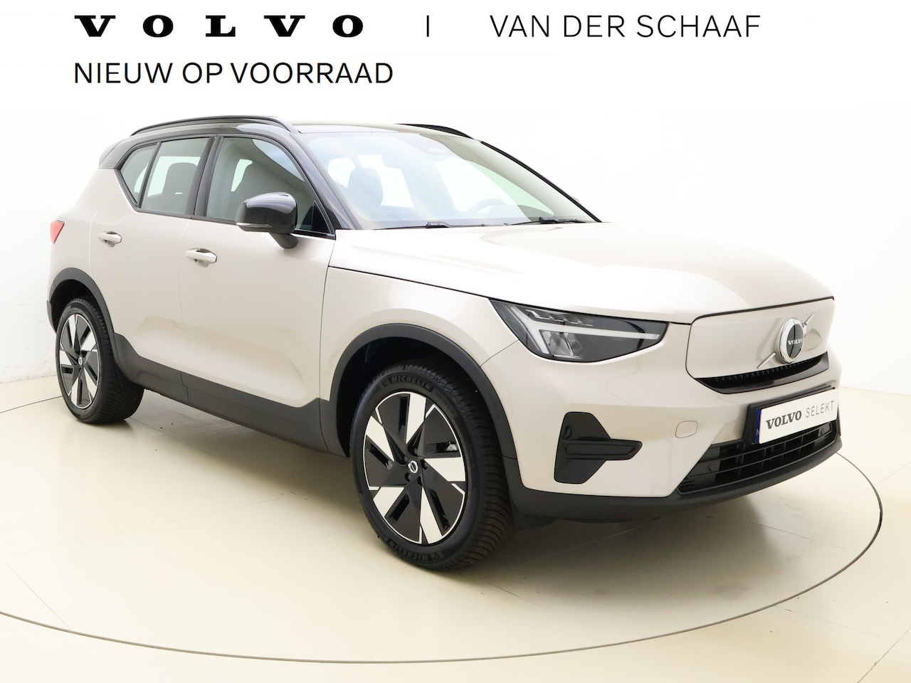 Volvo XC40 - Extended Range Plus 82 kWh / €  9.500,- demokorting / 3 jaar gratis onderhoud / El. Trekha - AutoWereld.nl