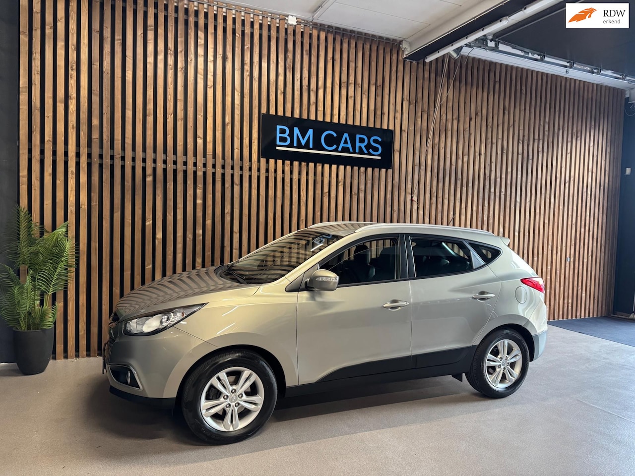 Hyundai ix35 - 2.0i Business Edition AUTOMAAT,Navigatie,Trkhaak - AutoWereld.nl
