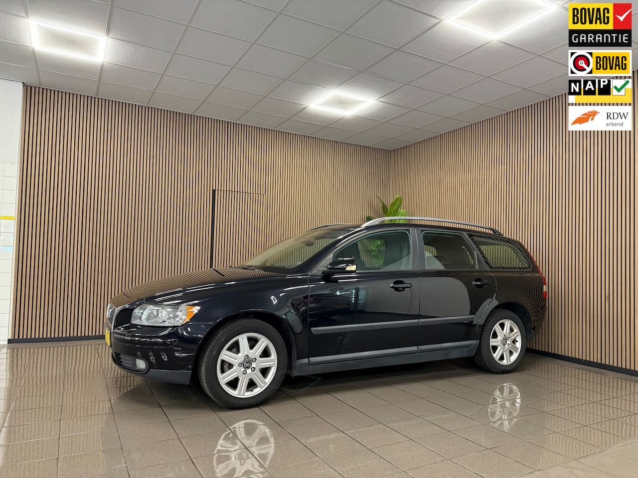 Volvo V50 - 1.8 Edition I * 68.391 km + NAP / Youngtimer / Airco / Cruise control * - AutoWereld.nl